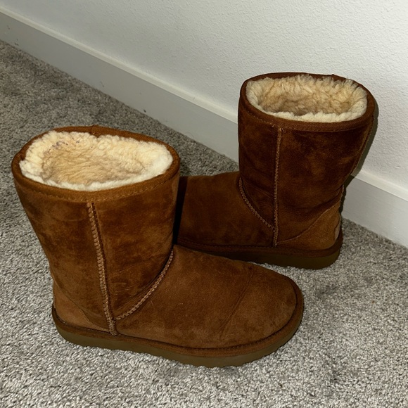 Ugg Chestnut Classic II Boots - Picture 4 of 9